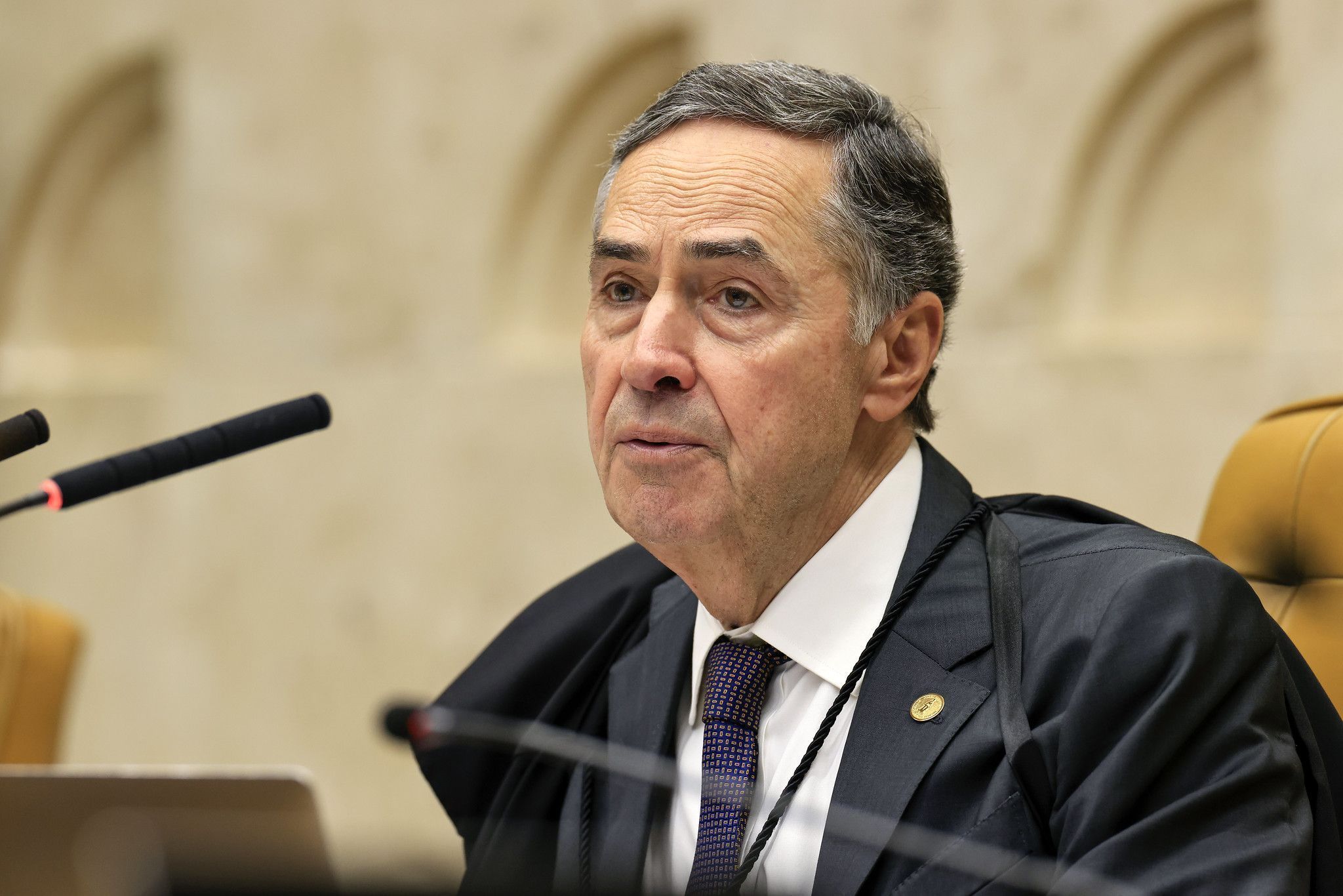 Presidente do STF vota para autorizar liberação de emendas parlamentares