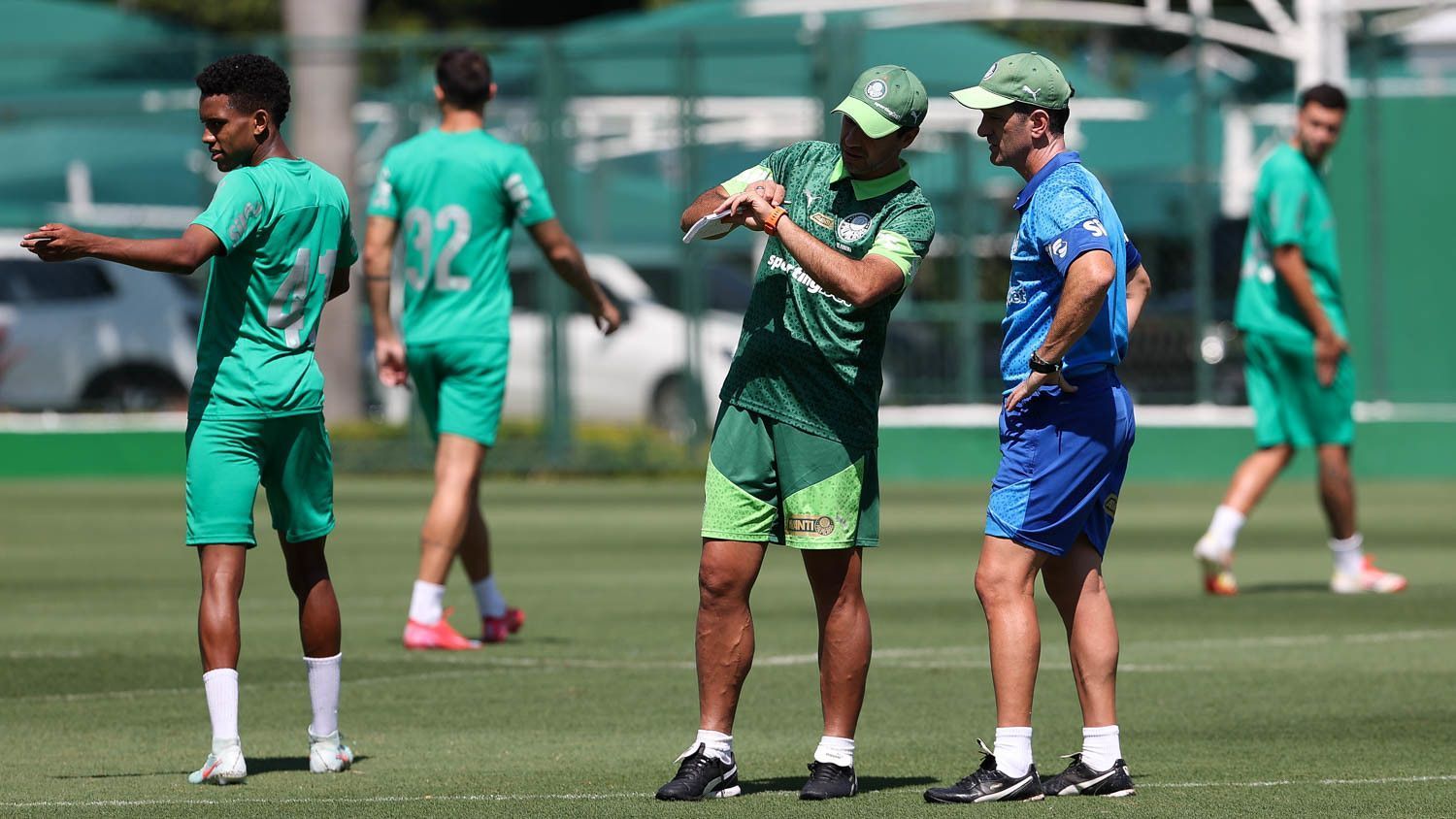 Sem Vitor Roque, Palmeiras abre mata-mata do Paulistão contra o São Bernardo