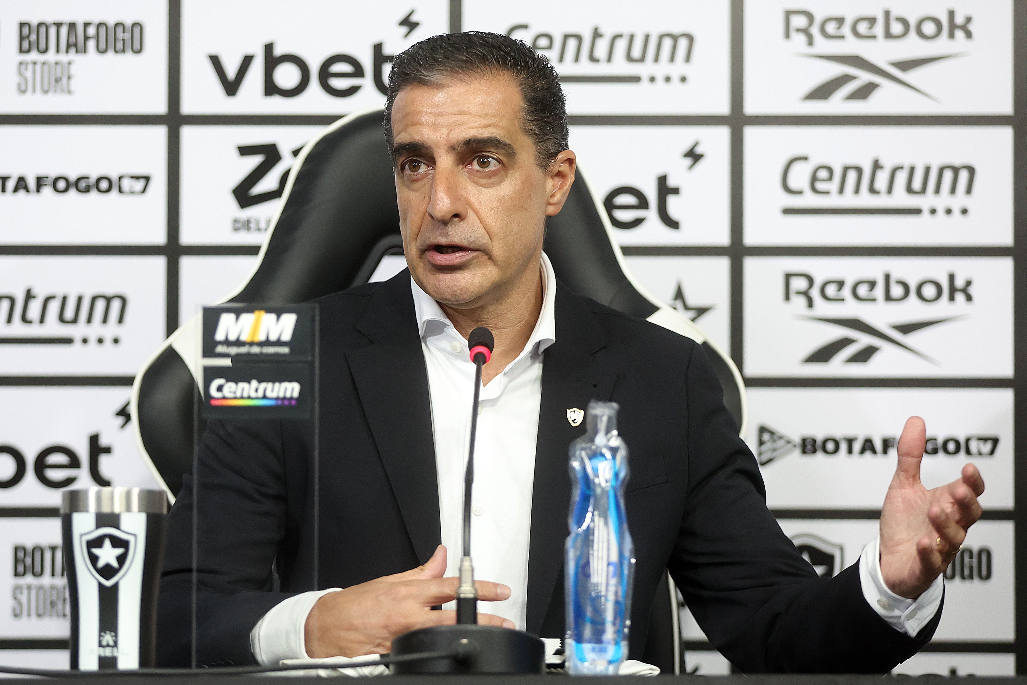 Paiva explica como será a 'pré-temporada' do Botafogo; conheça a comissão