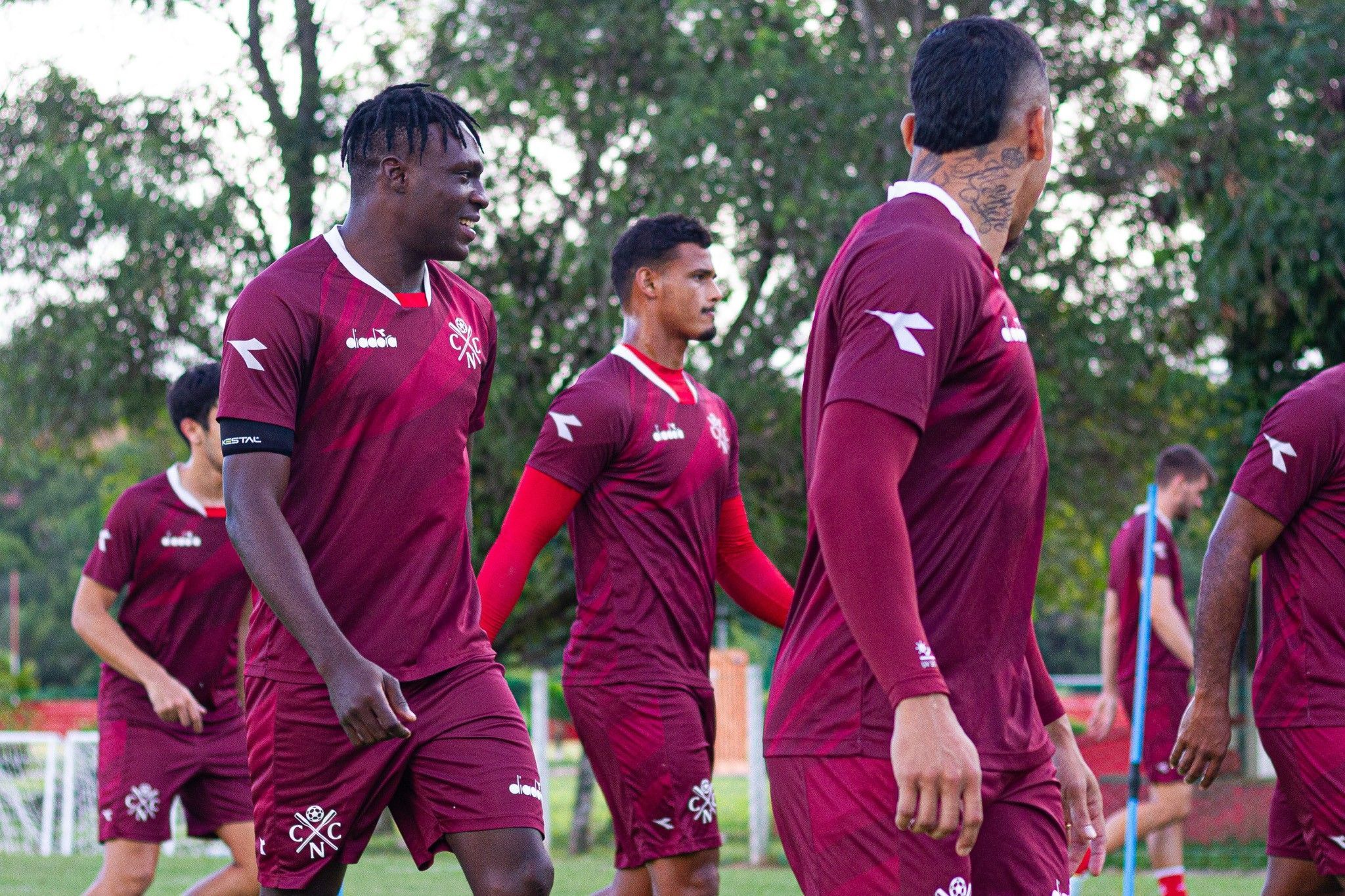 Náutico recebe Retrô em duelo decisivo por vaga na semifinal do Pernambucano
