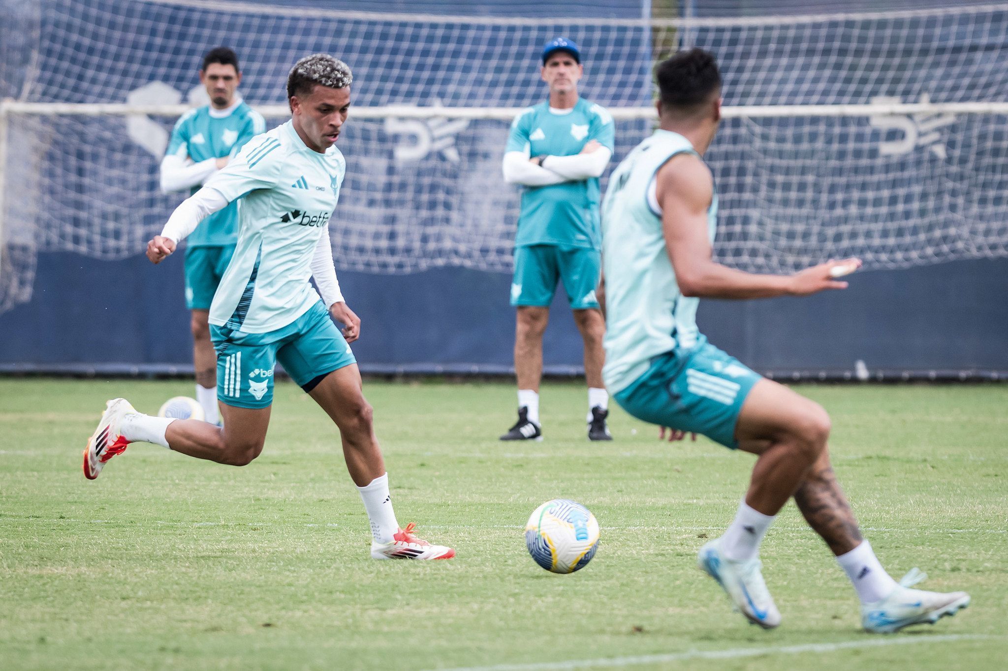 Meia do Cruzeiro recebe sondagens de clubes da Série A, mas mantém foco na Toca