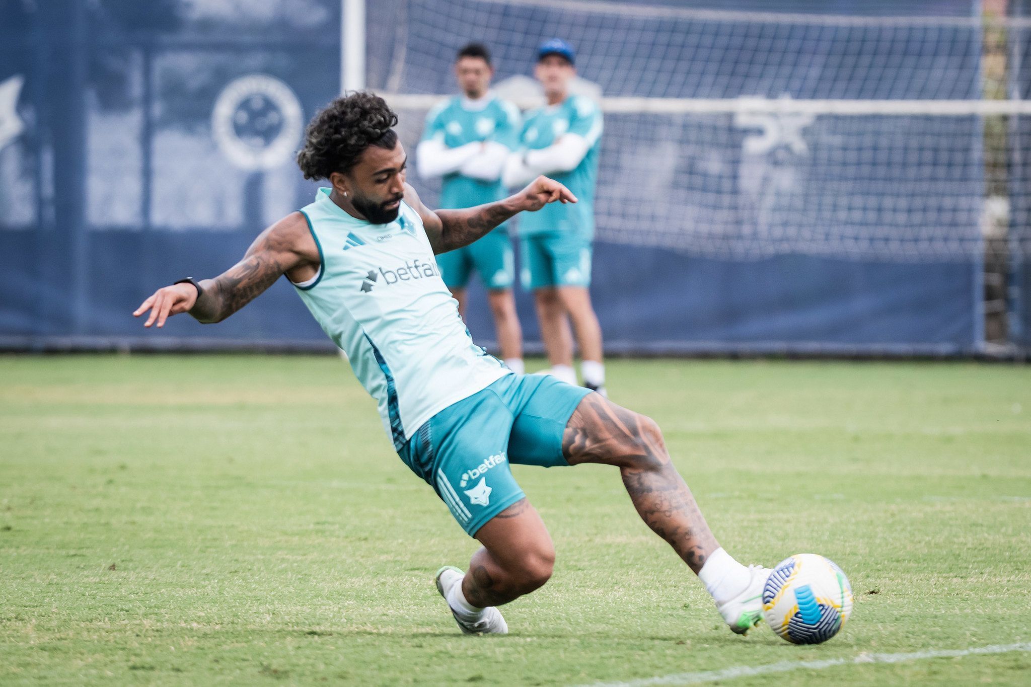 Gabigol, do Cruzeiro, deixa BH e revela destino para curtir o Carnaval