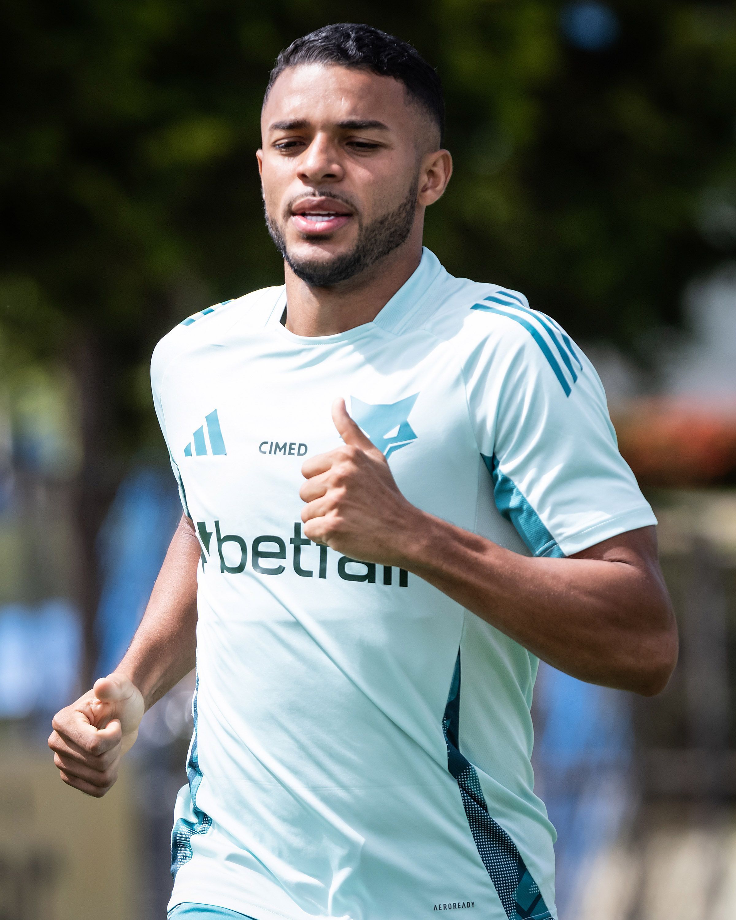 Wanderson faz primeiro treino pelo Cruzeiro na Toca da Raposa II; veja fotos