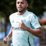 Wanderson faz primeiro treino pelo Cruzeiro na Toca da Raposa II; veja fotos