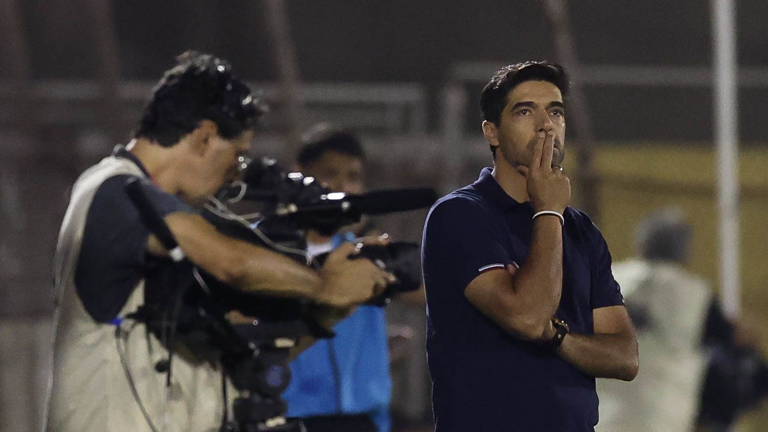 Abel exalta chegada de Vitor Roque ao Palmeiras e revela conversa com o atacante