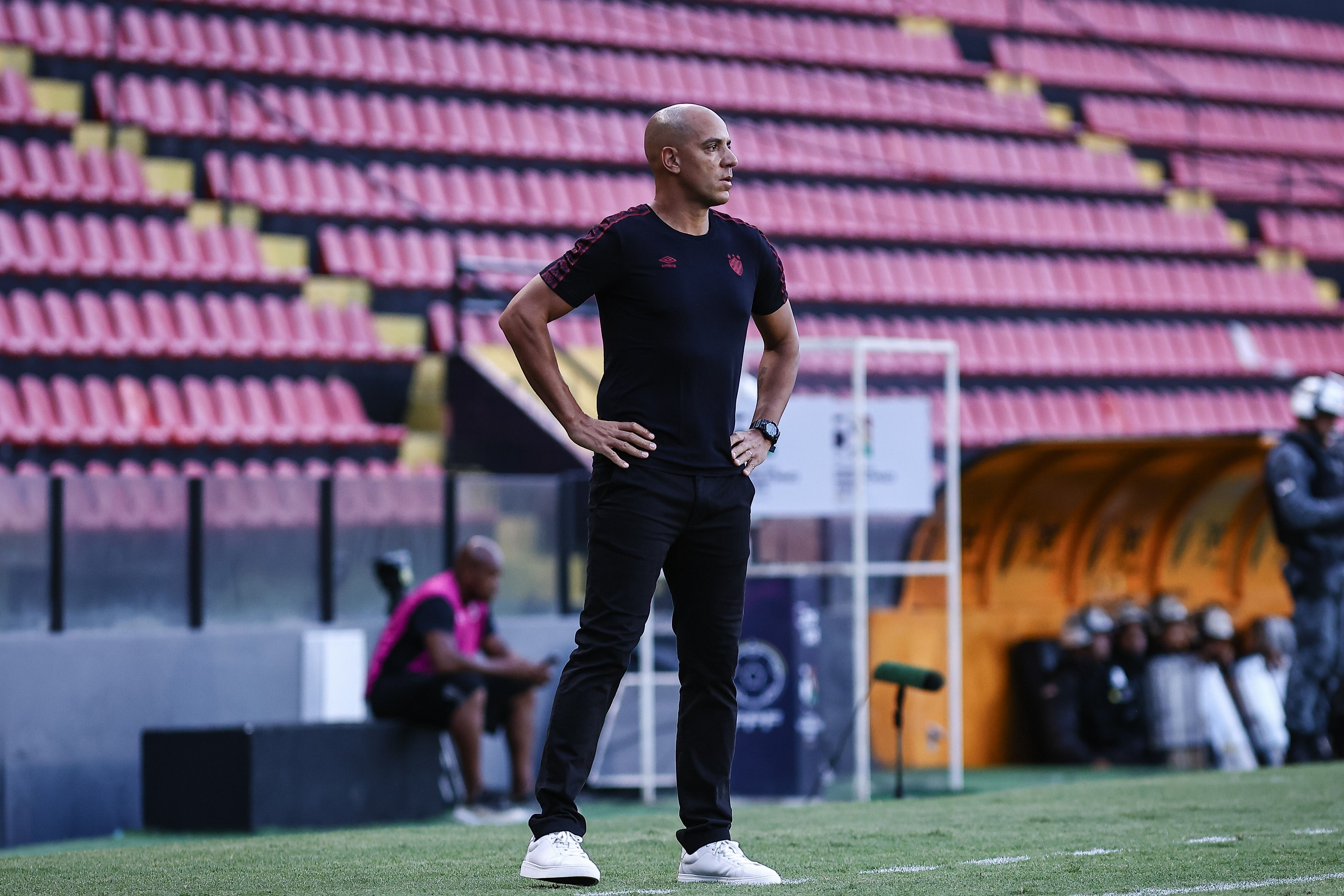 Pepa admite cobrança interna no Sport, mesmo após classificação no Estadual