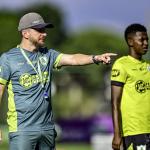 Meia negociado pelo Cruzeiro faz primeira atividade como reforço do América
