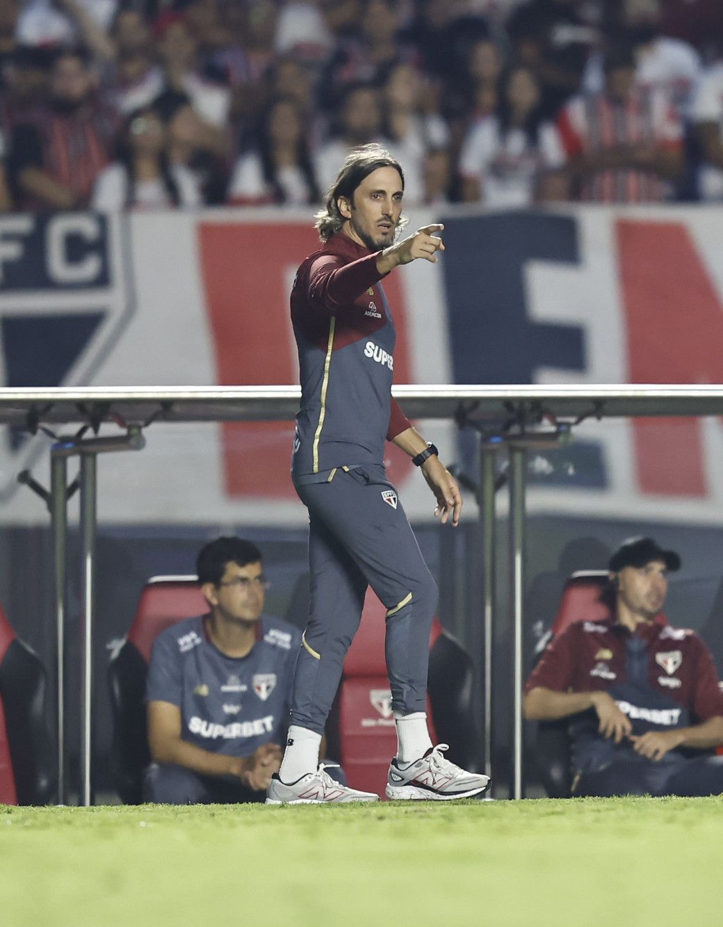 Titular perde espaço no São Paulo após escolha de Zubeldía