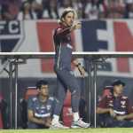 Titular perde espaço no São Paulo após escolha de Zubeldía