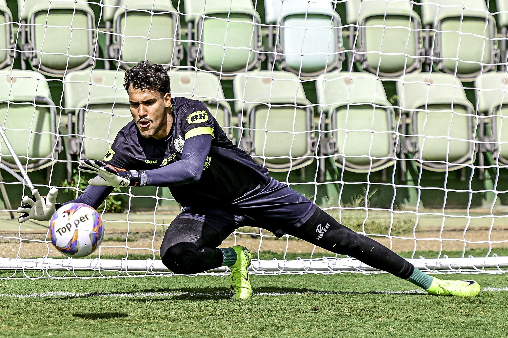 Matheus Mendes vai jogar a final do Mineiro? América define prazo para decisão