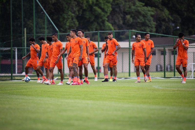 Lanterna do Brasileirão, Sport anuncia saídas de três jogadores; veja nomes