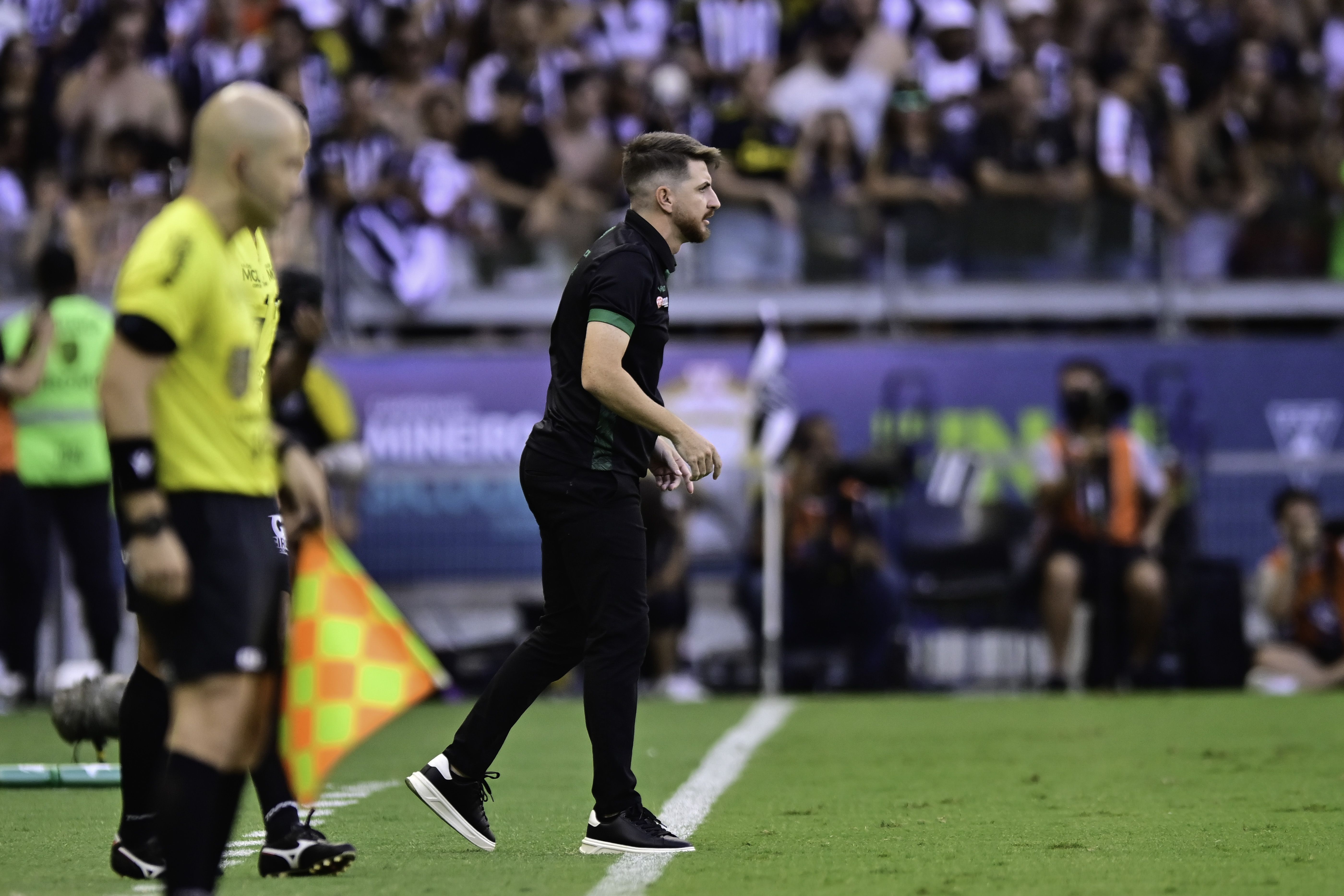 William Batista abre o jogo e projeta América na Série B: 'Vamos buscar o acesso'