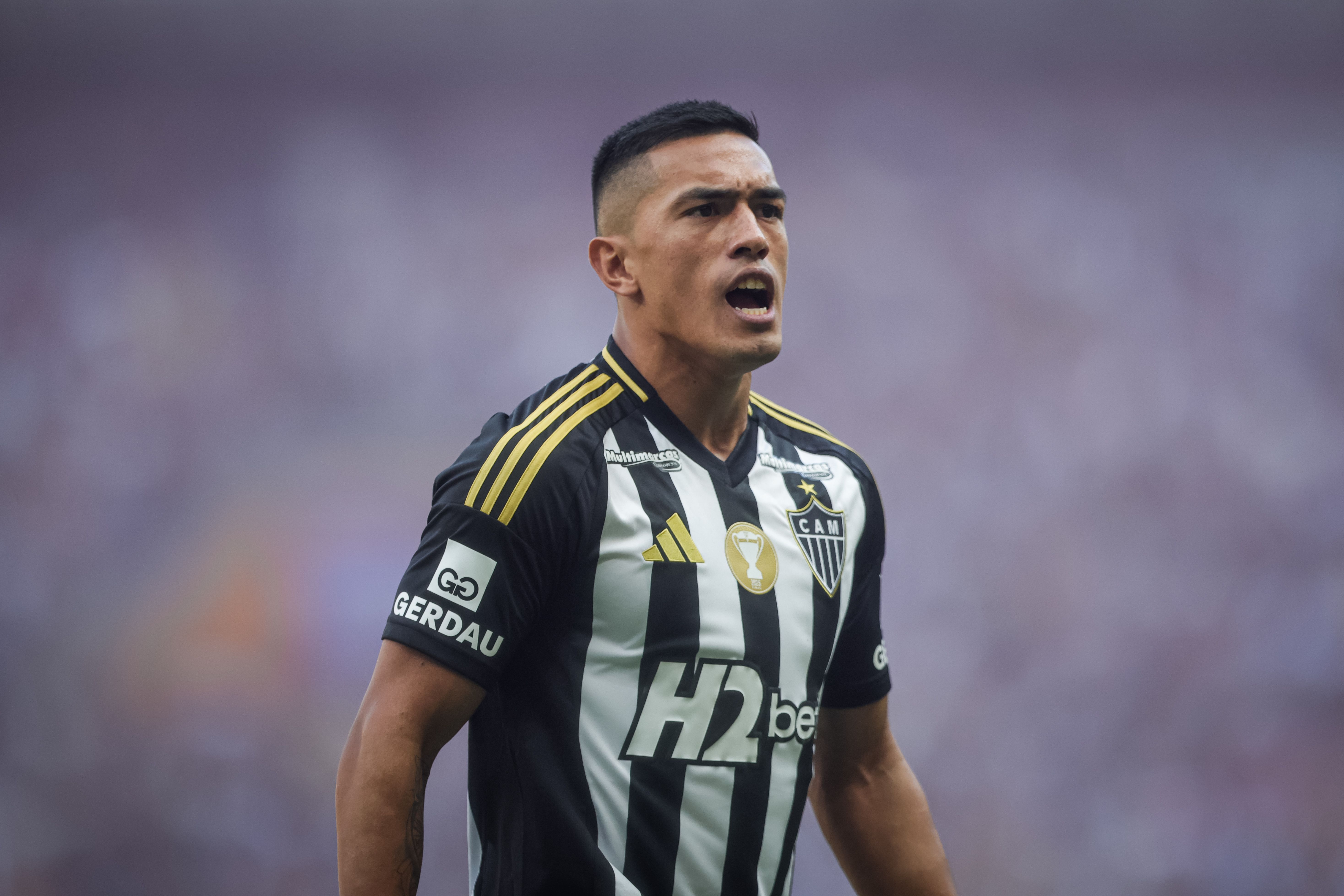 Cuca confirma permanência de Cuello no Atlético após proposta da Europa