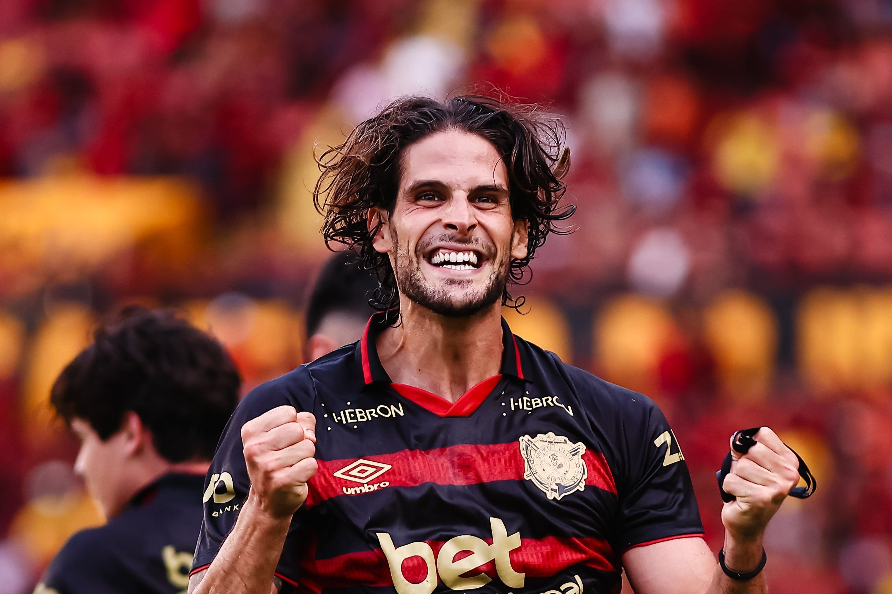 Vice-artilheiro do Sport, Paciência responde às críticas e projeta clássico