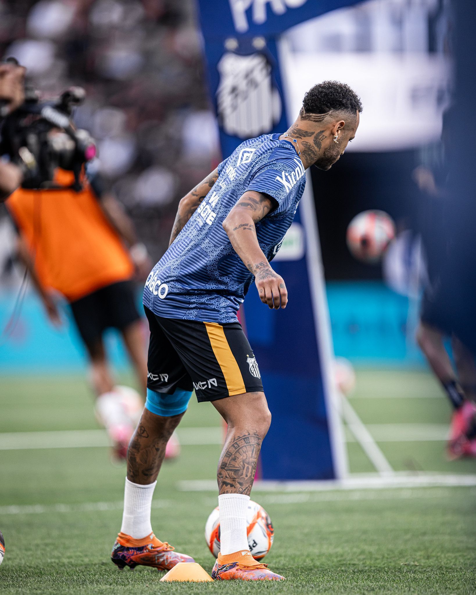 Neymar chora em vestiário antes de Corinthians x Santos: 'Corram por mim'