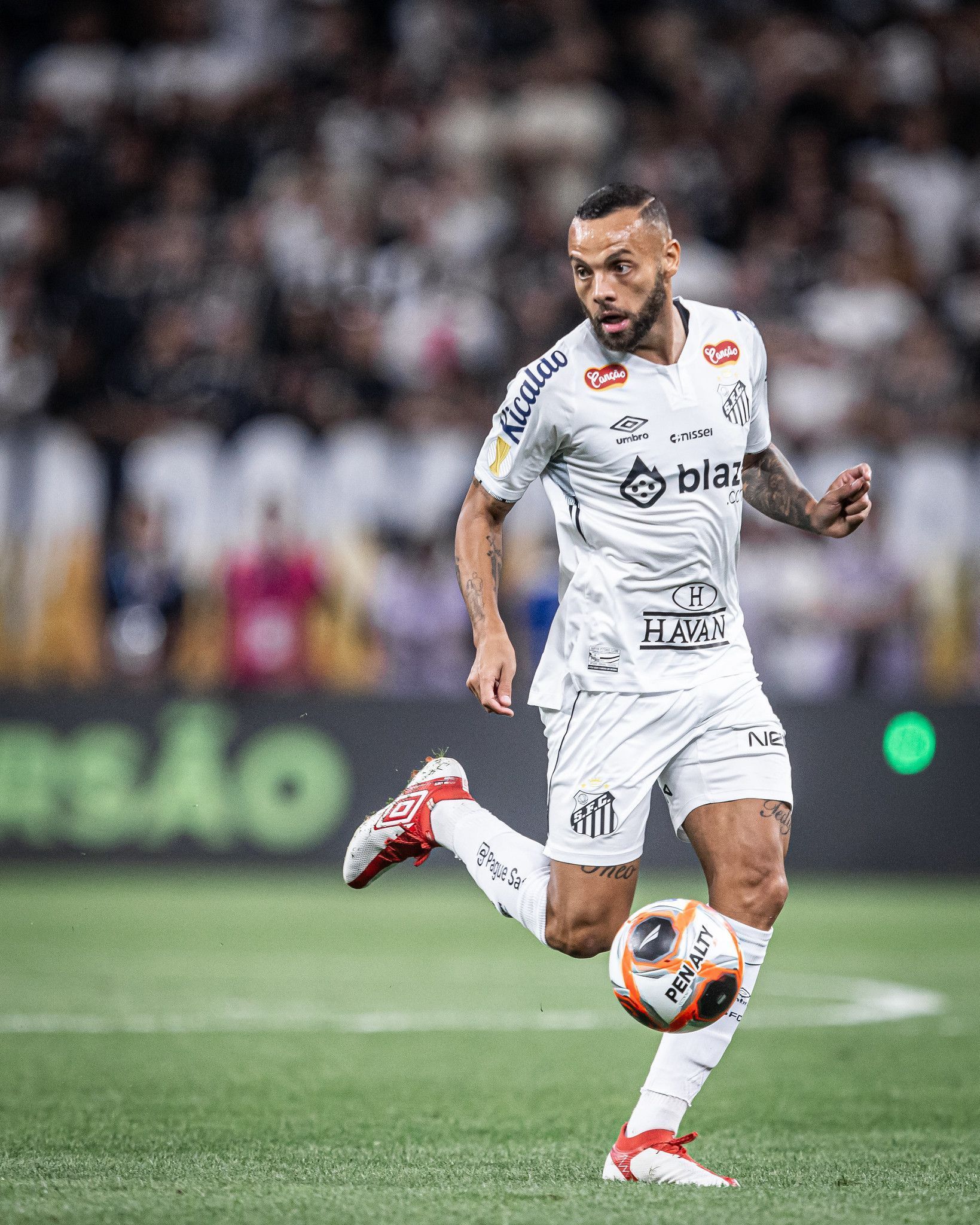 Guilherme se consolida como artilheiro no Santos, mas termina o Paulista em baixa