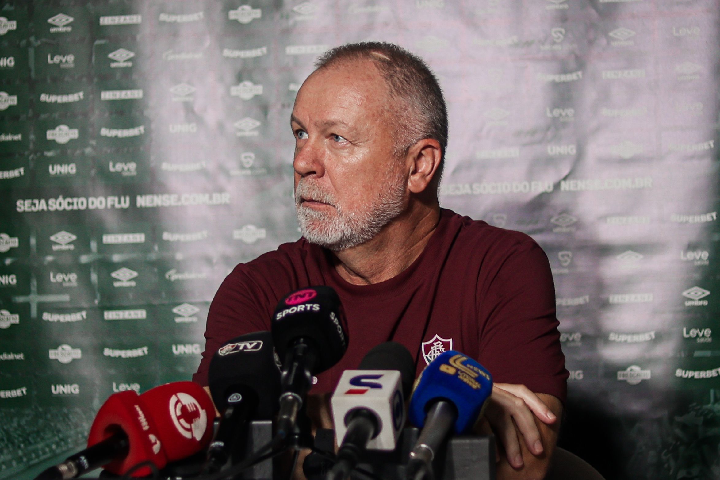 Mano Menezes decreta favorito para a final do Carioca entre Fluminense e Flamengo
