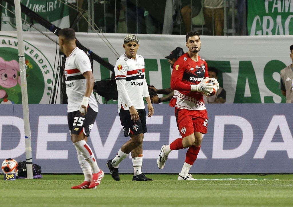 Arbitragem 1 x 0 São Paulo: Tricolor dispara após eliminação no Paulista