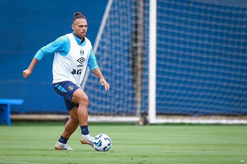 Grêmio informa lesão de Braithwaite; veja detalhes