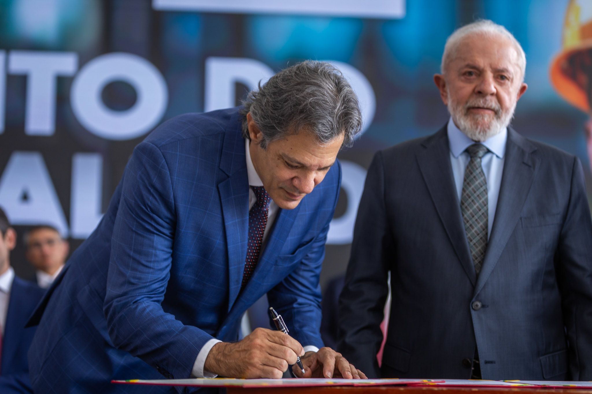 Mercado aprova comunicado do Copom; Lula e Haddad tentam minimizar a alta dos juros