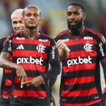 Flamengo vence o Fluminense e abre vantagem na decisão do Carioca