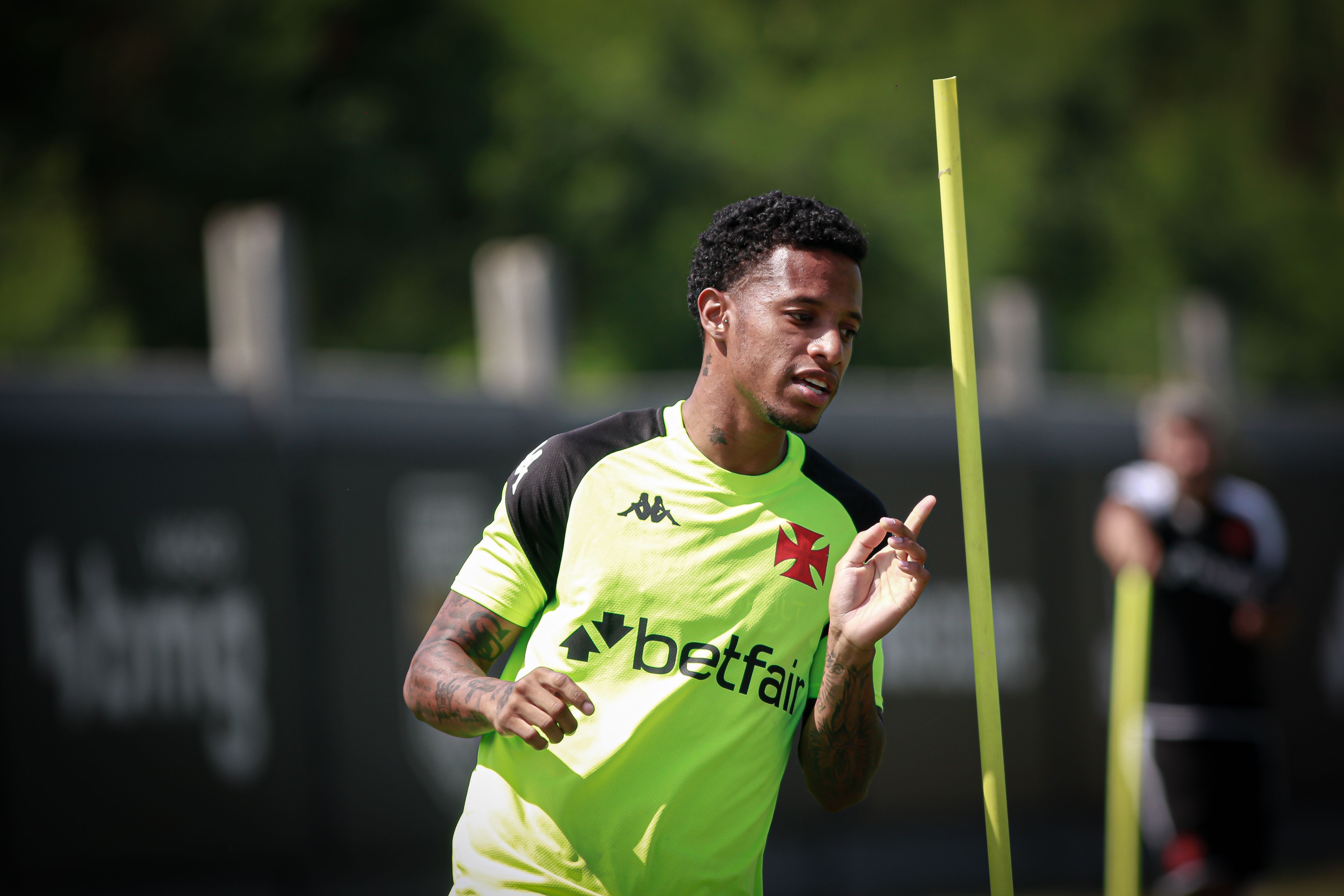 Saiba como está a situação dos lesionados do Vasco para estreia no Brasileiro