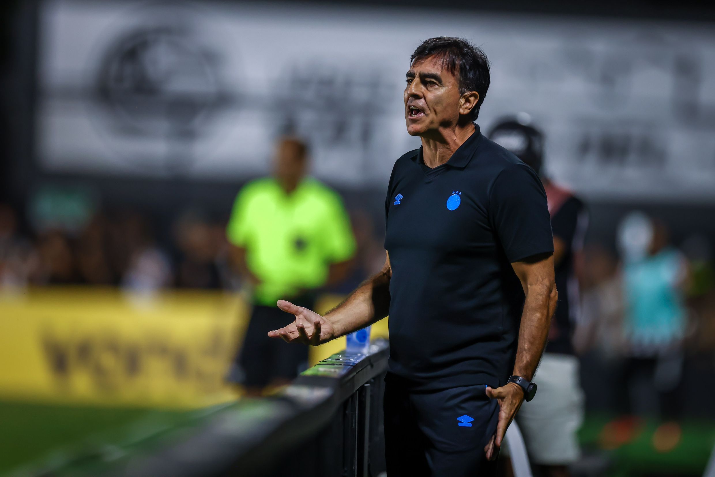 Grêmio pode superar Inter e ser campeão? Quinteros se posiciona