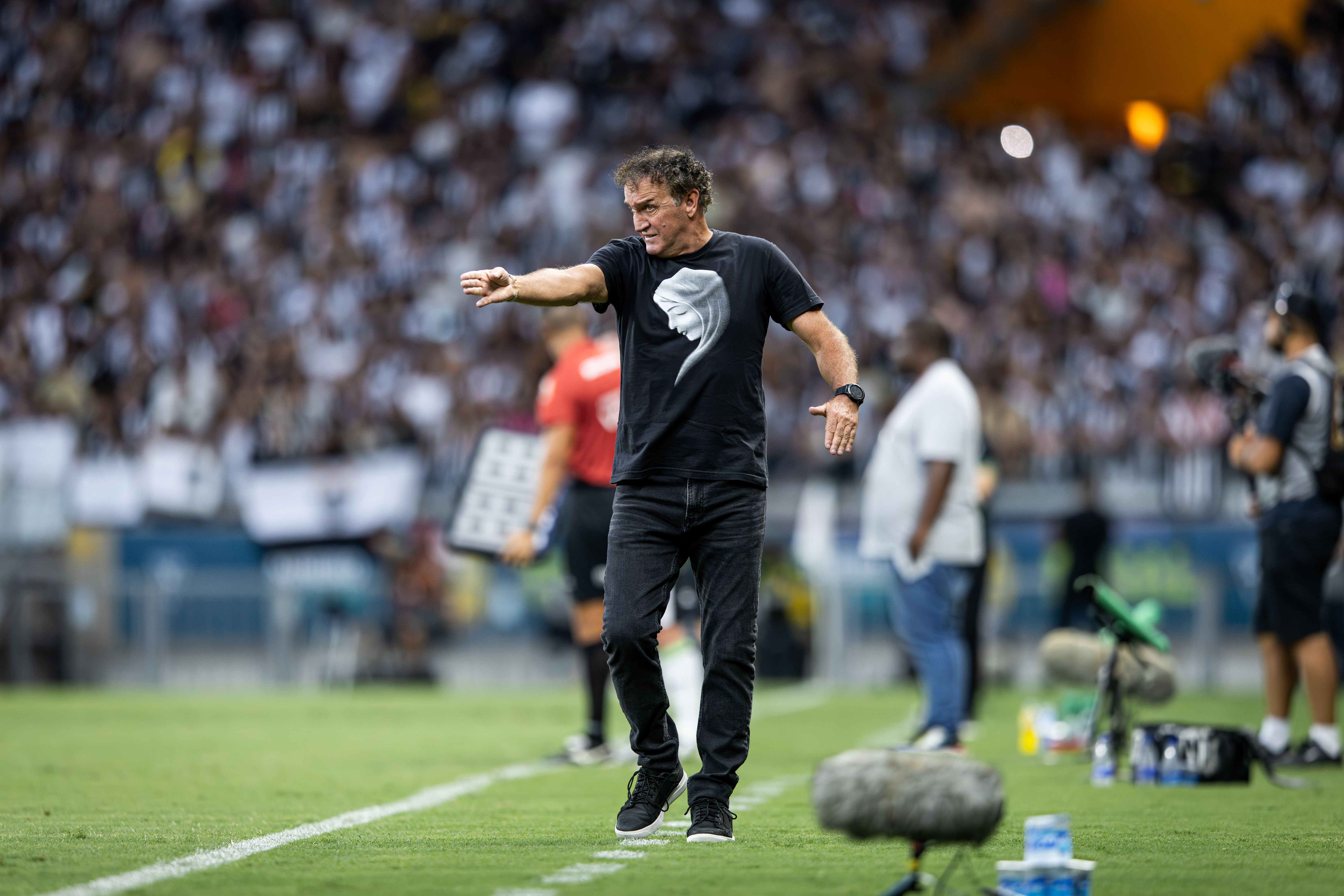 Cuca exalta título mineiro e diz que elenco do Atlético ainda não está fechado