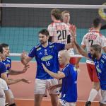 Sul-Americano de vôlei: Cruzeiro vira sobre Bauru e fará final com o Praia