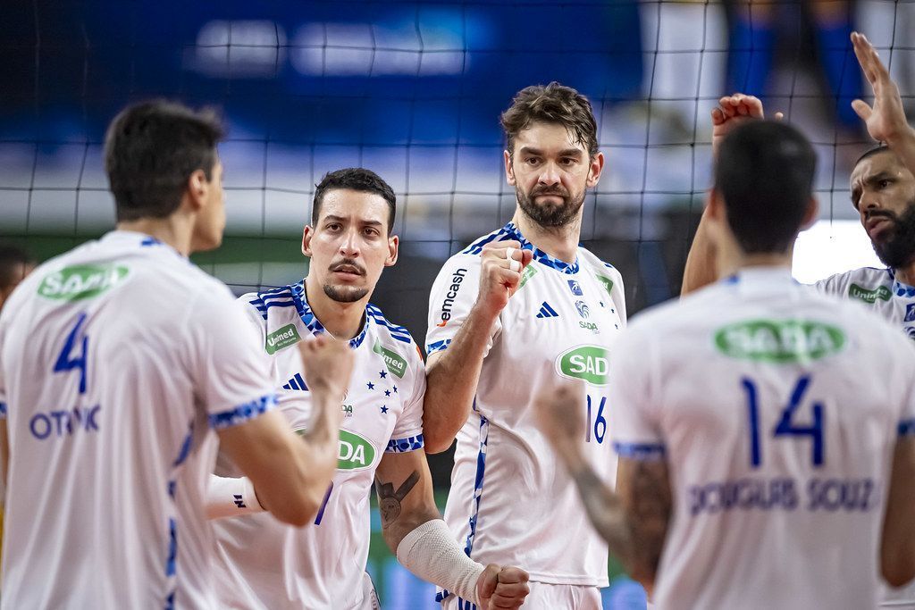 Sada Cruzeiro supera Praia Clube e conquista 11º título do Sul-Americano de Vôlei