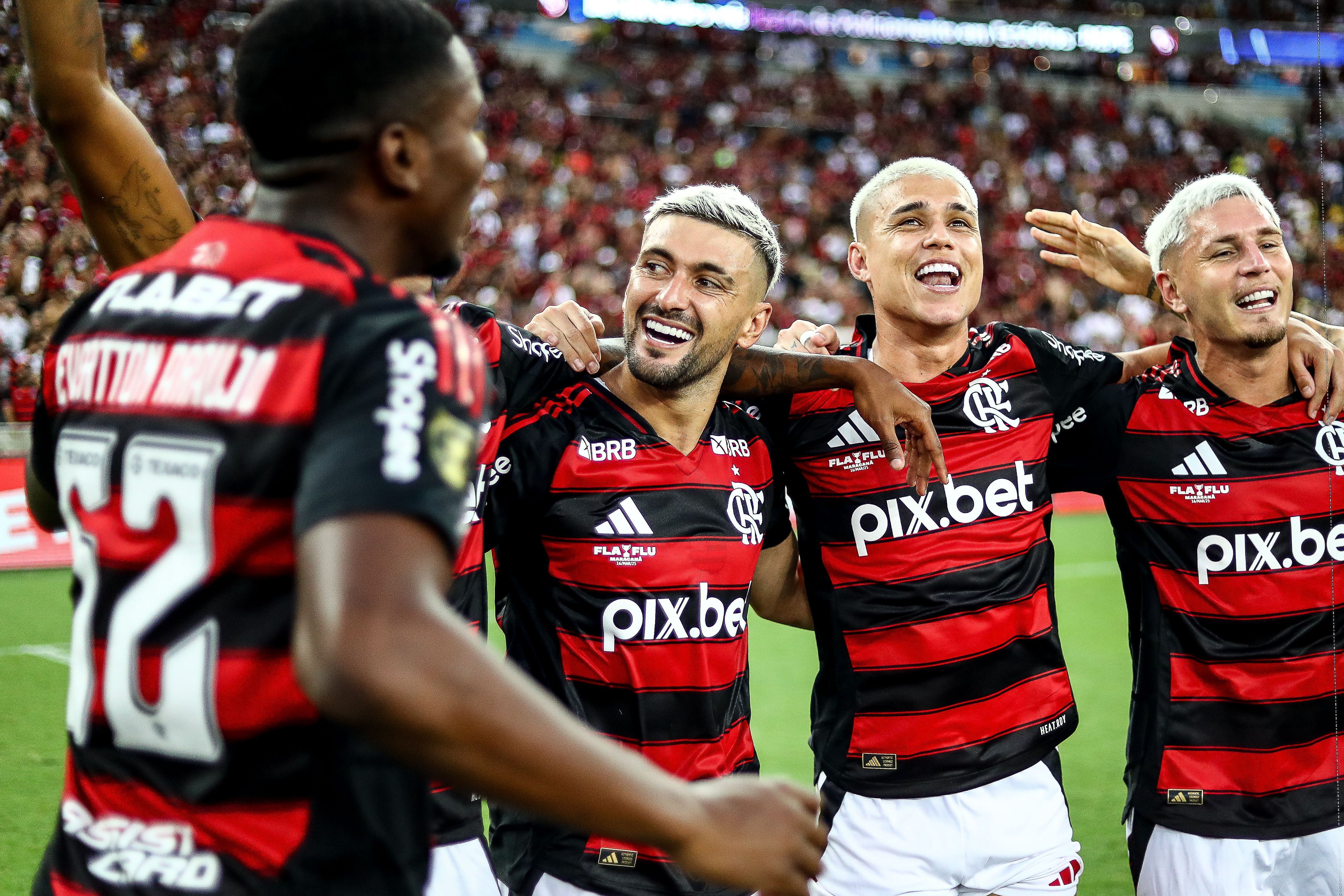 Atacante do Flamengo desabafa e cita Mano Menezes: 'Vou continuar vencendo'