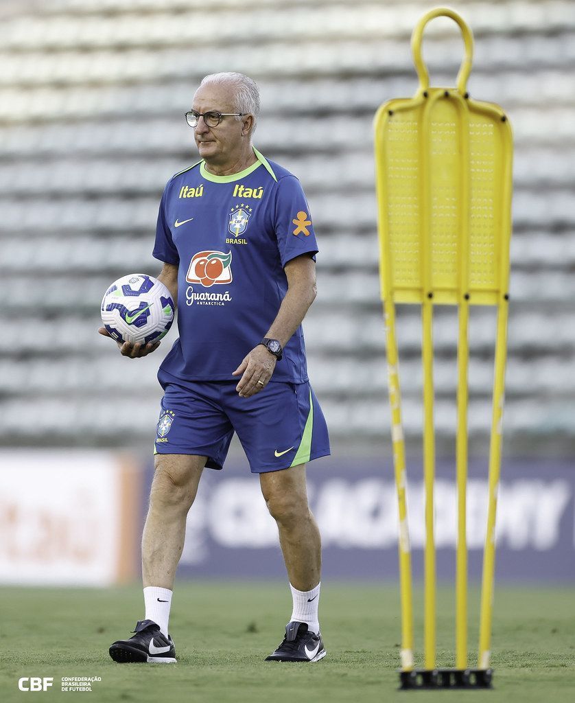 Escalação da Seleção Brasileira: Dorival esboça time com dúvida no ataque