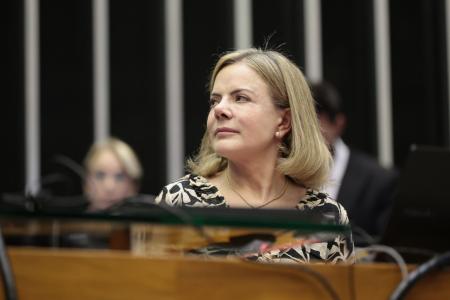 “Governo não está em operação de retaliação“, diz Gleisi sobre anistia | CNN Brasil