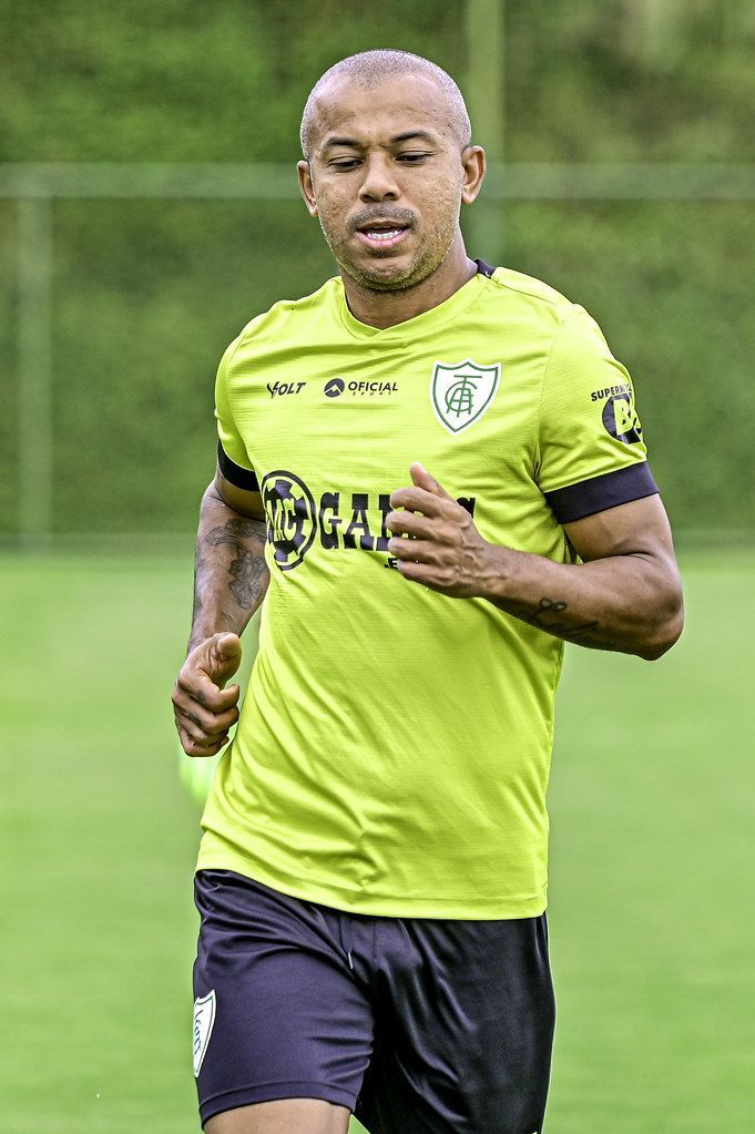 América não tem interesse em vender Mariano, especulado no Inter