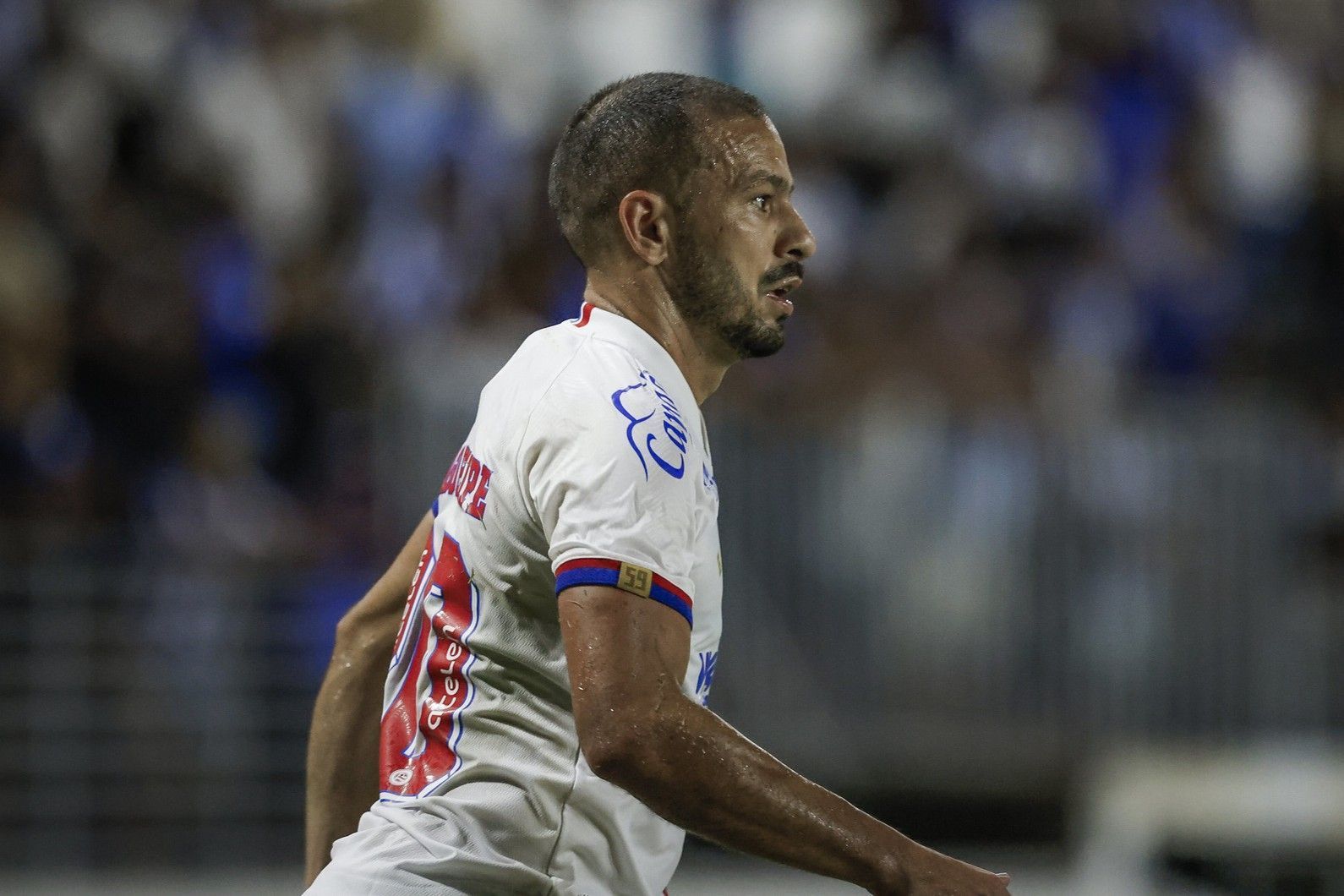 Meia do Bahia confirma propostas para deixar o clube e tem futuro indefinido