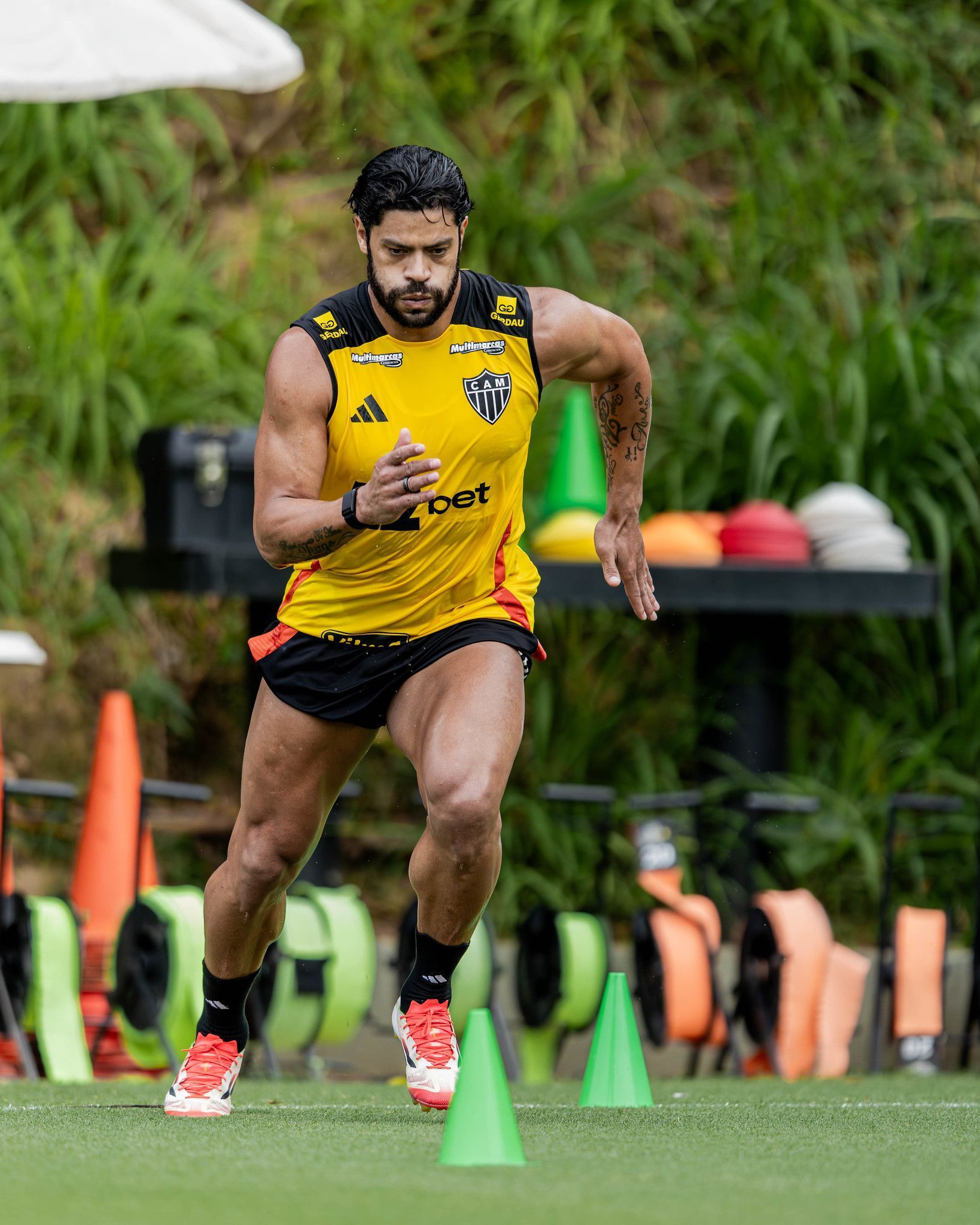 Hulk e Jr. Santos evoluem em tratamentos de lesões e se aproximam de volta ao Atlético