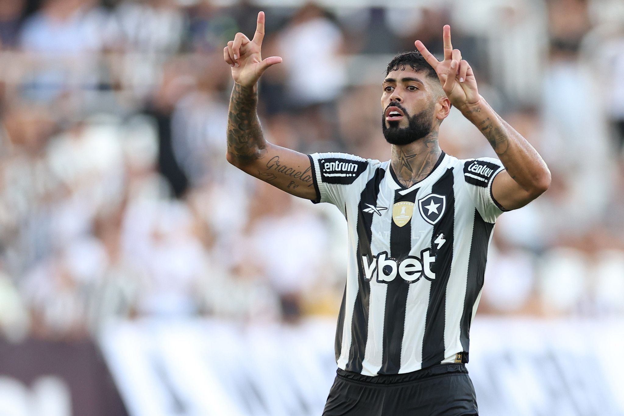 Zagueiro do Botafogo avalia grupo da Libertadores e aponta maior desafio
