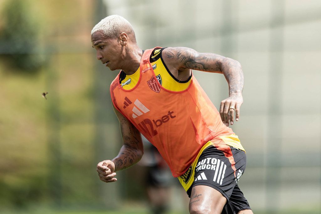 Fortaleza aceita condição do Atlético e encaminha contratação de Deyverson; veja detalhes