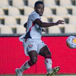 Vitória rescinde com atacante que não marcou gols em 30 jogos pelo clube