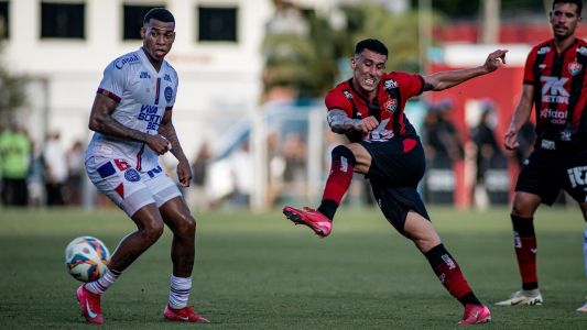 Jogadores de Bahia e Vitória durante Ba-Vi da final do Campeonato Baiano de 2025