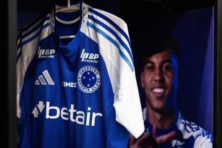 Camisa do Cruzeiro de jogo para a temporada 2025