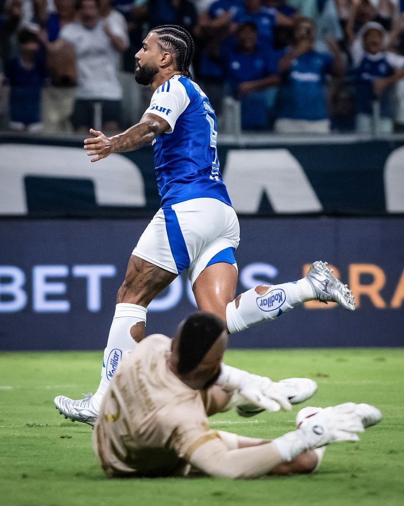 Gabigol marca em vitória do Cruzeiro e busca cumprir promessa para Pedrinho