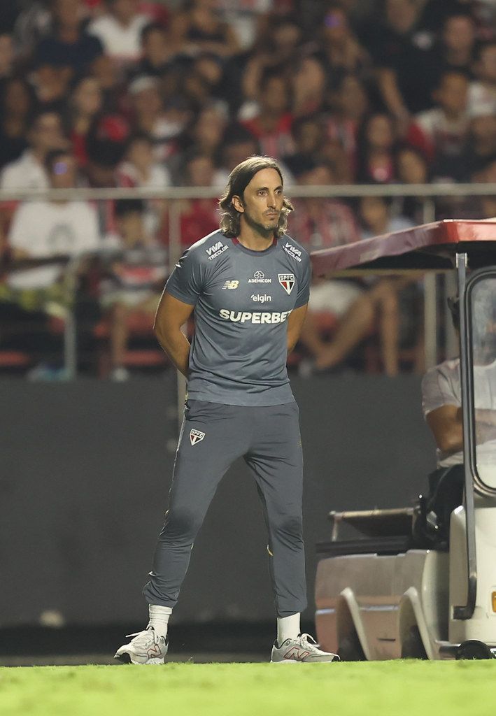 São Paulo: veja como Zubeldía lida com 'sombra' de Dorival