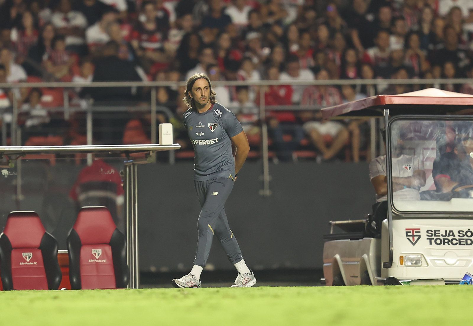 São Paulo: Zubeldía se defende de críticas após empate com o Sport