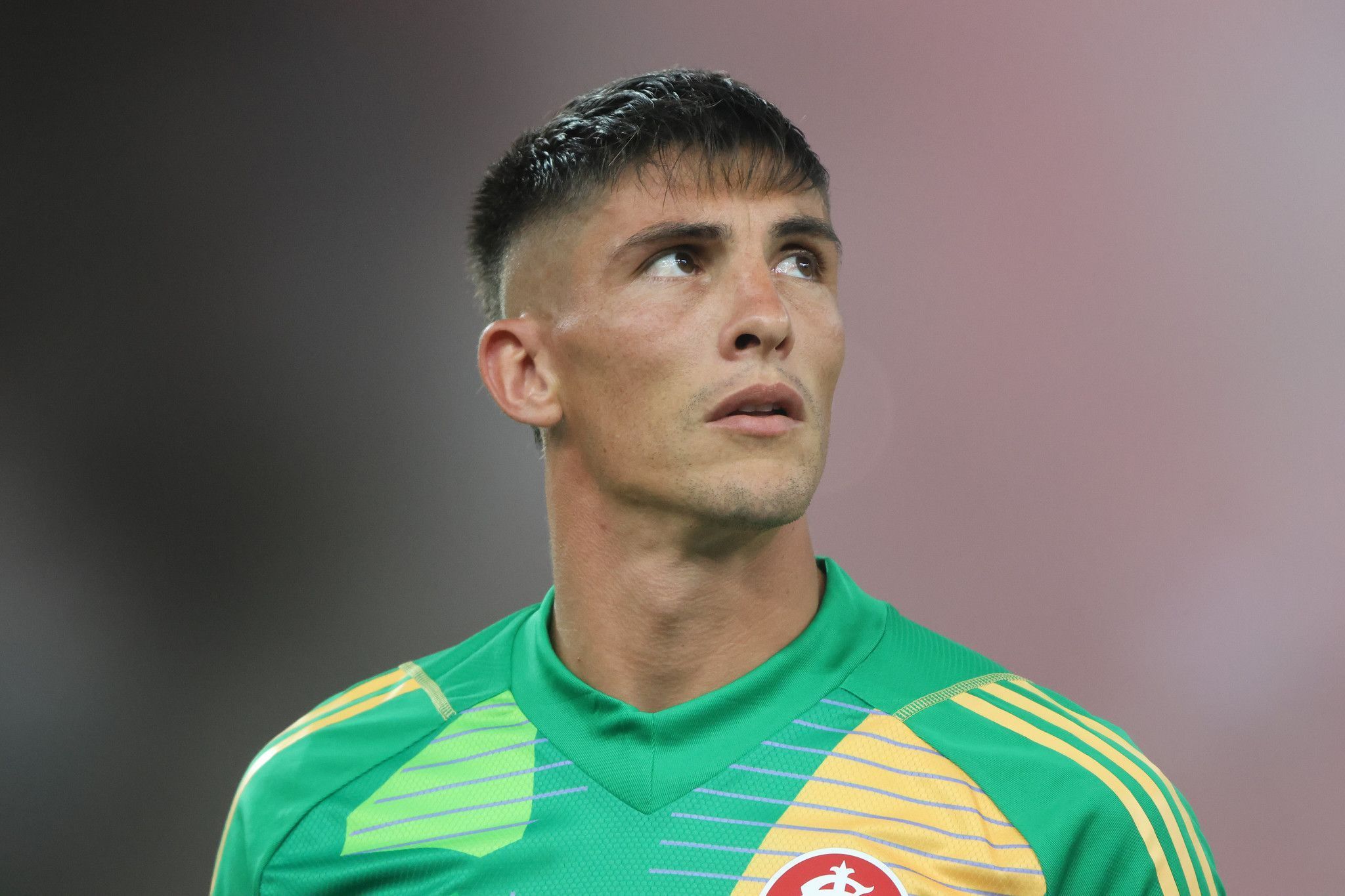Inter informa lesão de Rochet; goleiro foi submetido a cirurgia