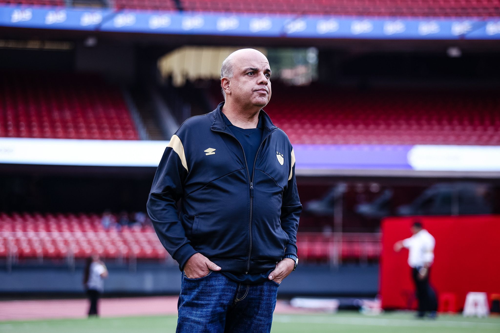 Presidente do Sport discute ao vivo com comentarista sobre eleição da CBF