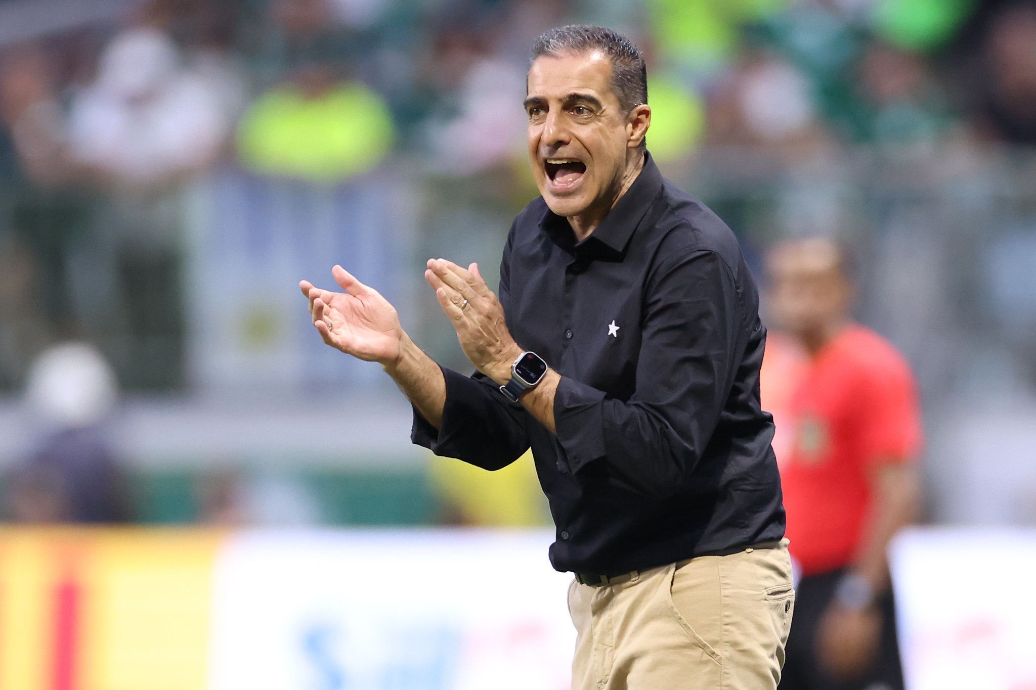 'Pior a cada jogo' e 'arame liso': comentaristas detonam 2025 do Botafogo