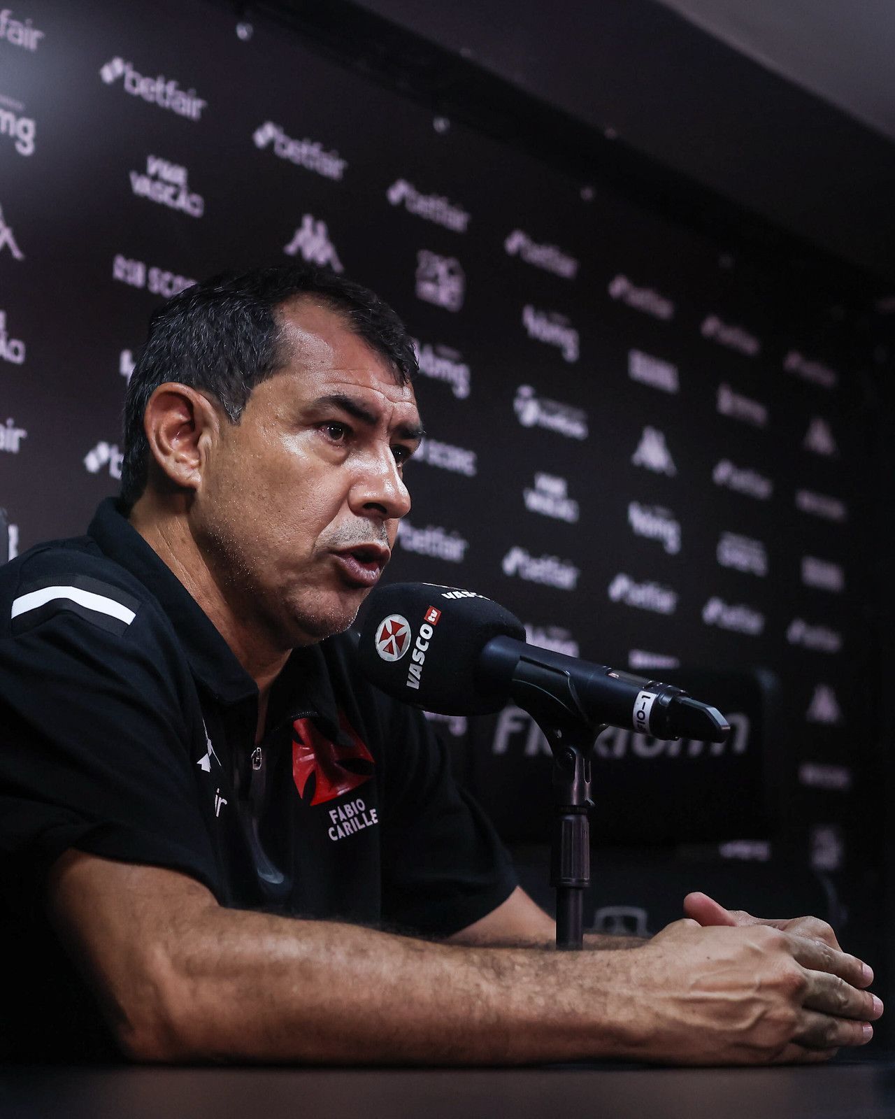 Vasco demite técnico Fábio Carille