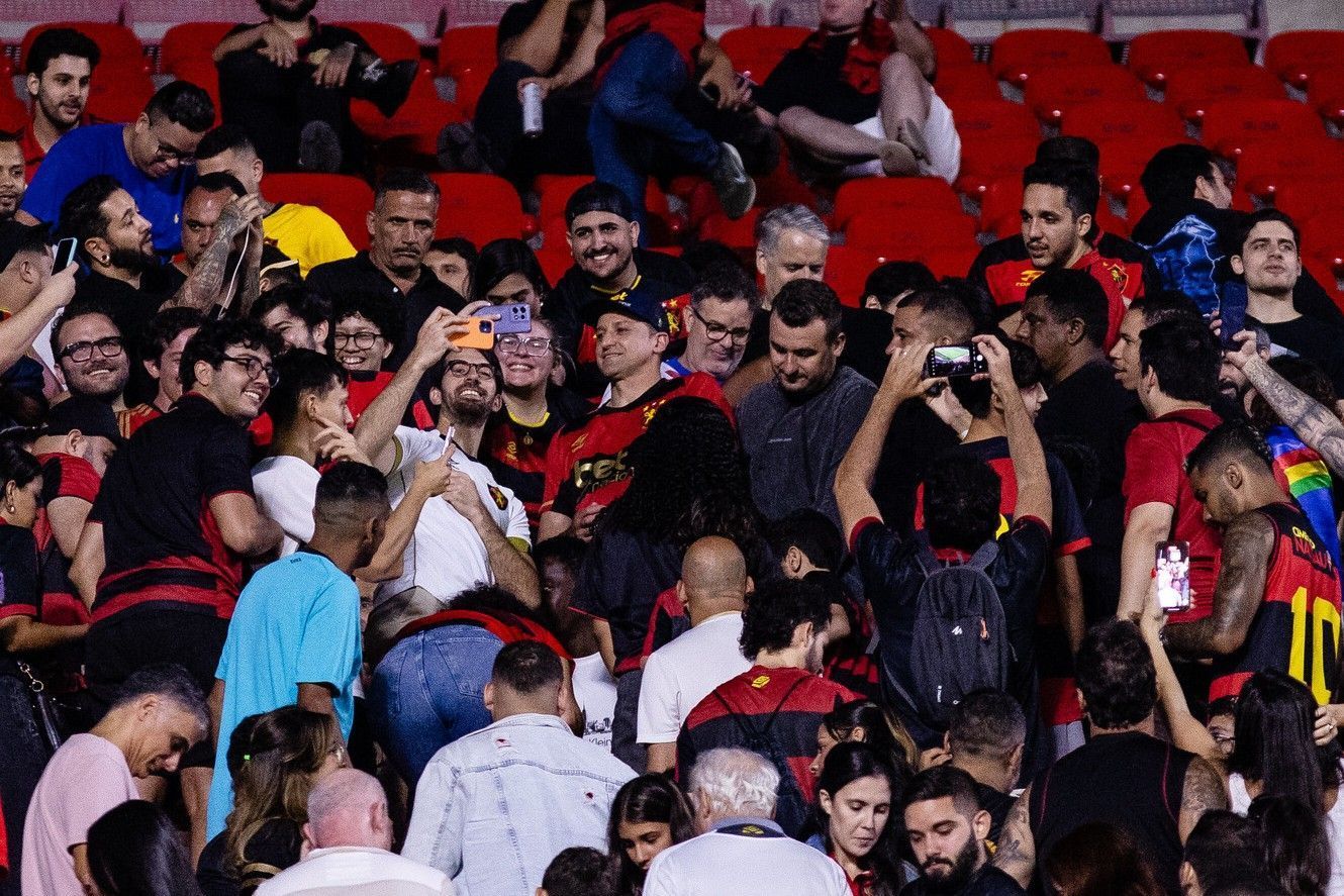 Ídolo do Sport, ex-goleiro Magrão participa de ação especial no Recife