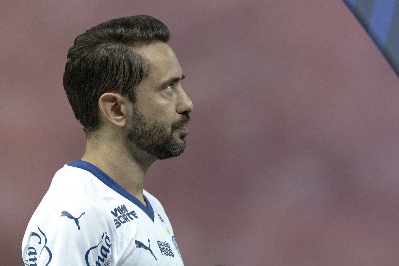 Capitão do Bahia, Everton Ribeiro faz pronunciamento após expulsão